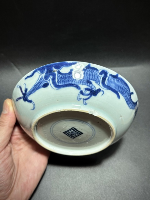 古玩陶瓷清雍正·青花過墻龍紋臥盤拍賣，當(dāng)前價格3600元