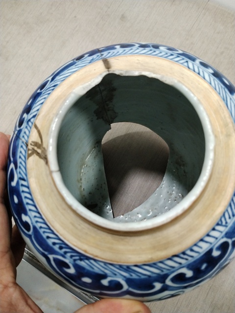 古玩陶瓷清康熙花間壽字紋青花罐真品鑒賞圖