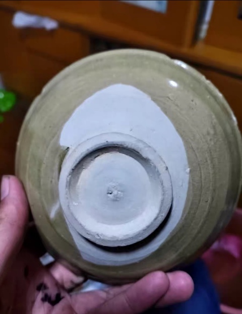 古玩陶瓷龍泉窯系青瓷刻花碗真品鑒賞圖