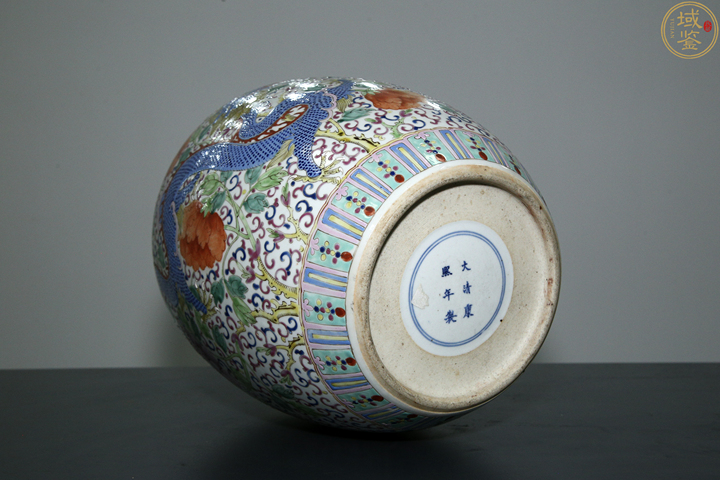 古玩陶瓷花間龍紋粉彩罐真品鑒賞圖