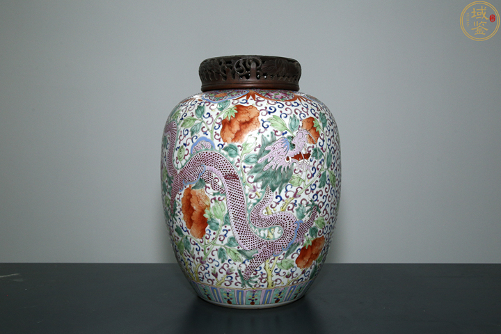古玩陶瓷花間龍紋粉彩罐真品鑒賞圖