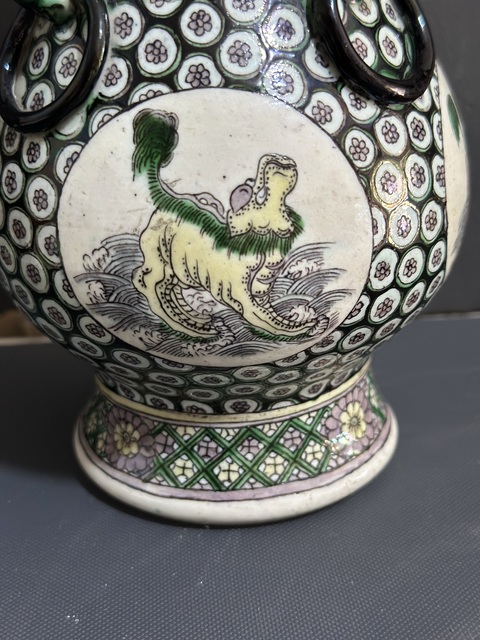 古玩陶瓷素三彩瓶真品鑒賞圖