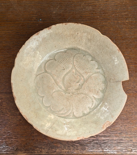 古玩陶瓷刻花蓖紋影青折腰盤真品鑒賞圖