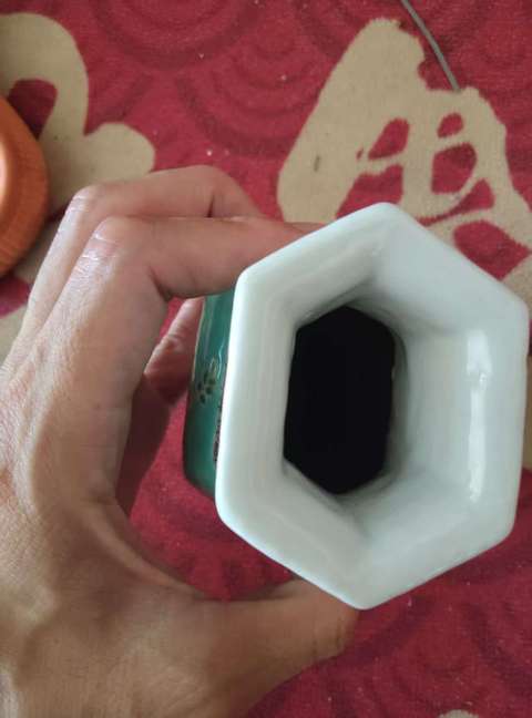 古玩陶瓷粉彩人物故事紋六方瓶真品鑒賞圖