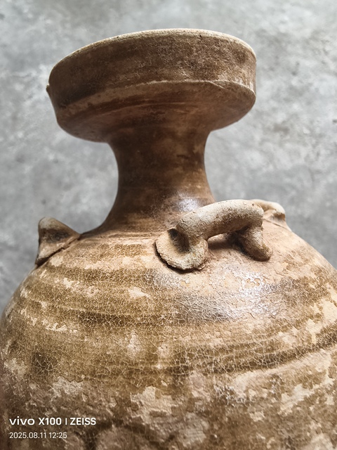 古玩陶瓷越窯系青瓷四系盤口瓶真品鑒賞圖