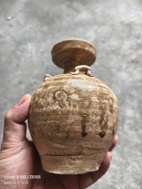 古玩陶瓷越窯系青瓷四系盤口瓶真品鑒賞圖