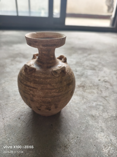 古玩陶瓷越窯系青瓷四系盤口瓶真品鑒賞圖
