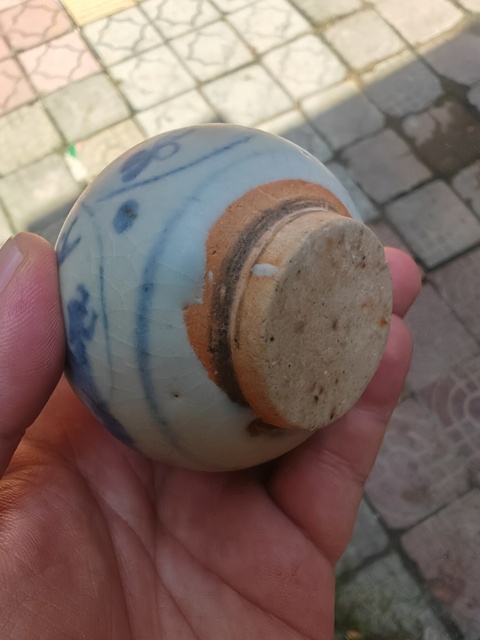 古玩陶瓷花卉紋青花水盂真品鑒賞圖