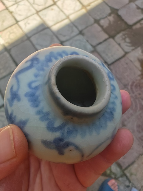 古玩陶瓷花卉紋青花水盂真品鑒賞圖