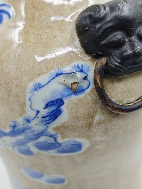 古玩陶瓷哥釉青花人物故事紋獸耳瓶拍賣,當(dāng)前價(jià)格8000元