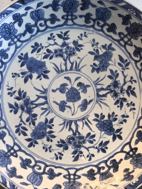 古玩陶瓷青花折枝花卉紋盤真品鑒賞圖