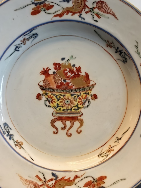 古玩陶瓷五彩三多紋折沿盤真品鑒賞圖