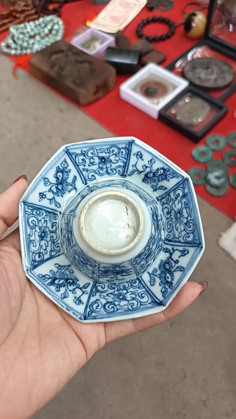 古玩陶瓷山水紋八方青花盤真品鑒賞圖