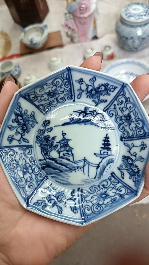 古玩陶瓷山水紋八方青花盤真品鑒賞圖