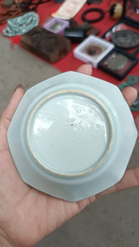 古玩陶瓷山水紋八方青花盤真品鑒賞圖