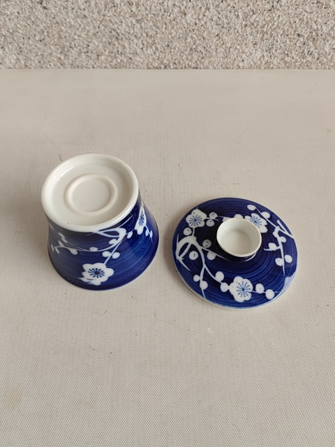 古玩陶瓷青花冰梅圖蓋缸拍賣，當前價格160元