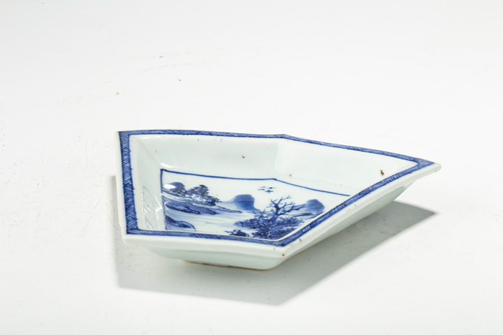 古玩陶瓷青花山水人物紋攢盤拍賣，當前價格2300元