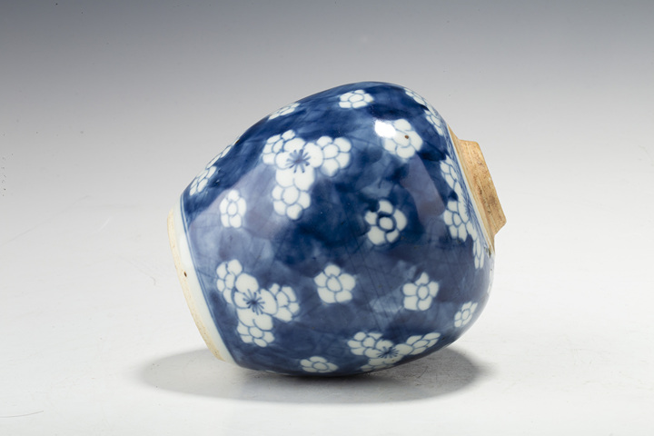 古玩陶瓷清康熙·青花冰梅紋小罐拍賣，當前價格1192元