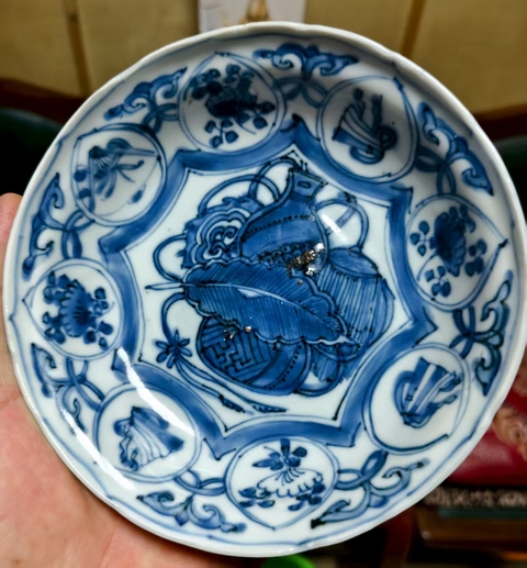 古玩陶瓷晚明萬歷青花盤真品鑒賞圖