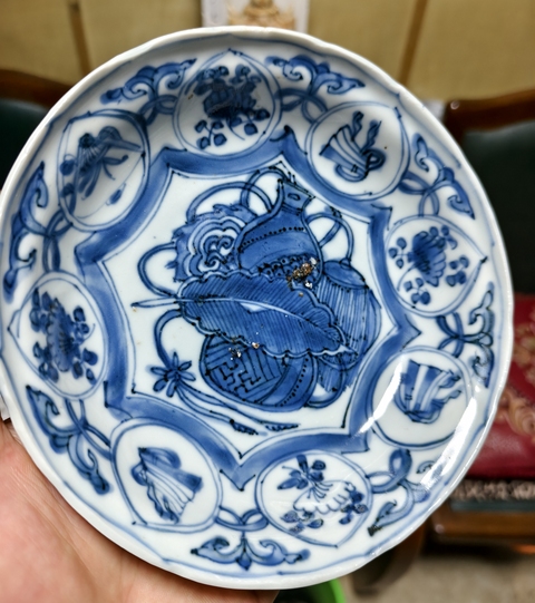 古玩陶瓷晚明萬歷青花盤真品鑒賞圖