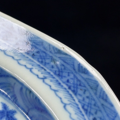 古玩陶瓷樓臺亭閣山水紋青花盤真品鑒賞圖
