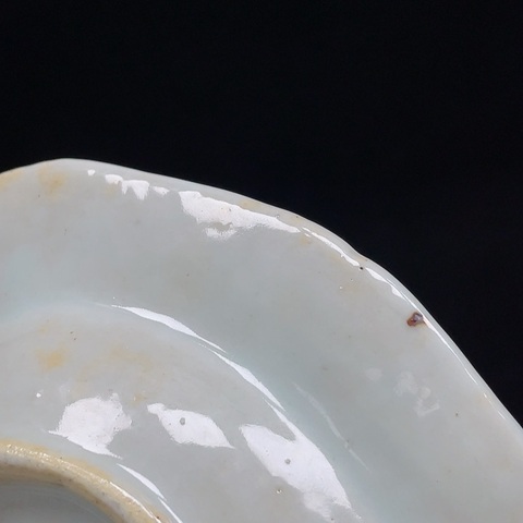 古玩陶瓷樓臺亭閣山水紋青花盤真品鑒賞圖