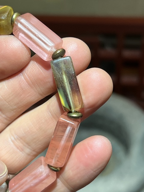 古玩玉器老琉璃珠串拍賣(mài)，當(dāng)前價(jià)格1500元