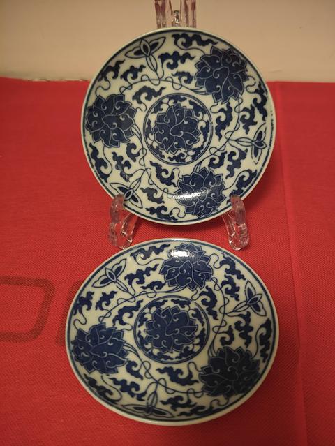 古玩陶瓷青花纏枝花紋盤一對(duì)拍賣，當(dāng)前價(jià)格1268元