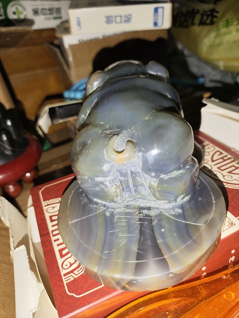 古玩玉器瑪瑙雕刻發財豬造型擺件真品鑒賞圖