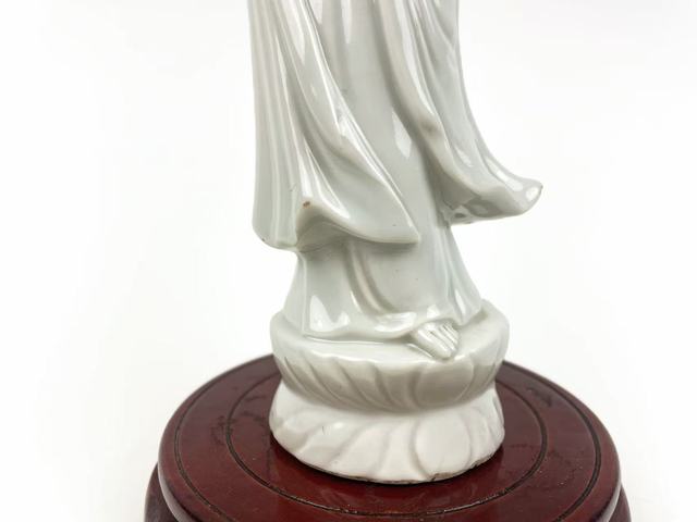 古玩陶瓷民國·德化觀音造像拍賣,當前價格0元