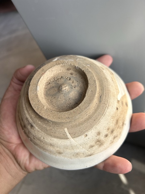古玩陶瓷金元磁州窯花鳥紋紅綠彩碗真品鑒賞圖