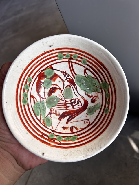 古玩陶瓷金元磁州窯花鳥紋紅綠彩碗真品鑒賞圖