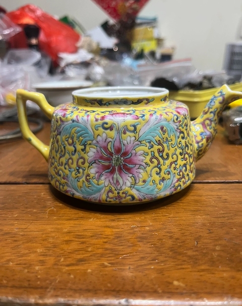 古玩陶瓷花卉紋粉彩執壺真品鑒賞圖