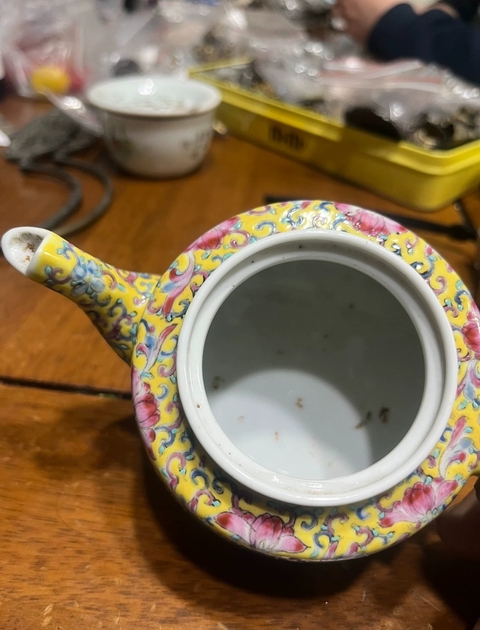 古玩陶瓷花卉紋粉彩執壺真品鑒賞圖