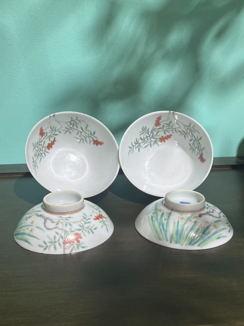 古玩陶瓷粉彩過墻花卉紋蓋碗真品鑒賞圖