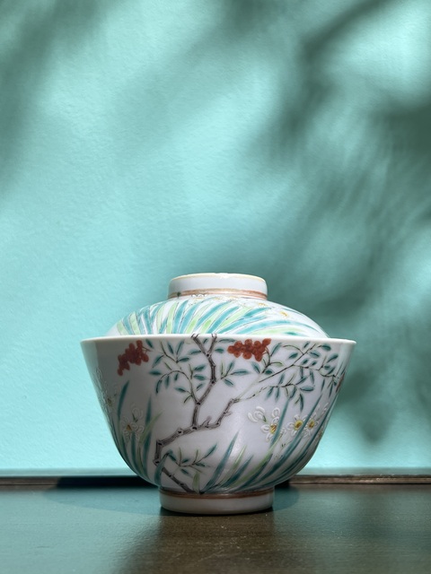 古玩陶瓷粉彩過墻花卉紋蓋碗真品鑒賞圖