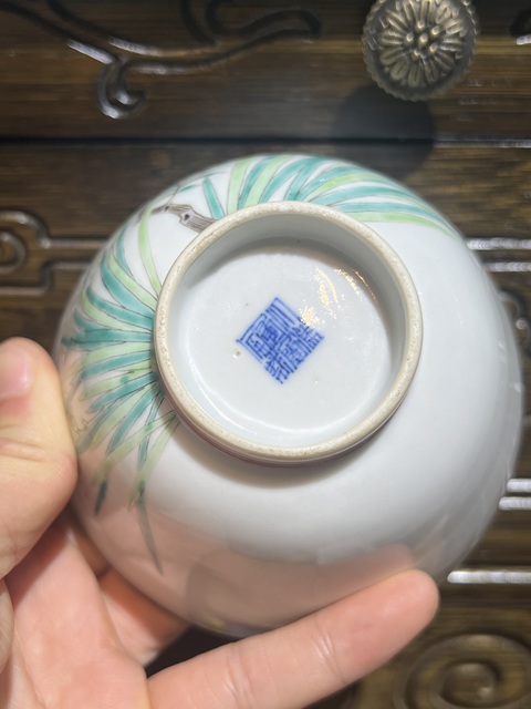 古玩陶瓷粉彩過墻花卉紋蓋碗真品鑒賞圖