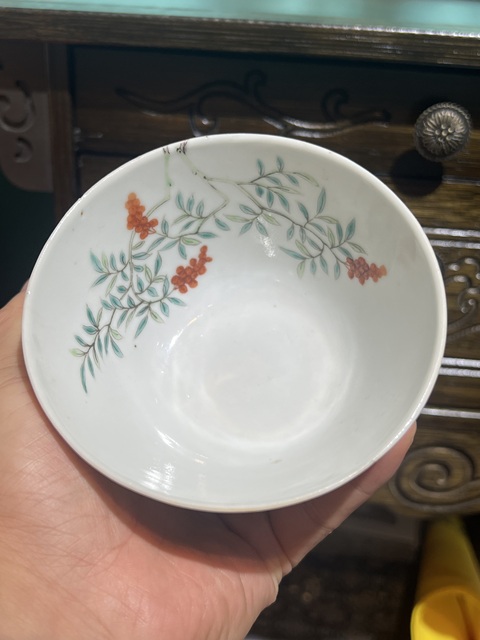 古玩陶瓷粉彩過墻花卉紋蓋碗真品鑒賞圖