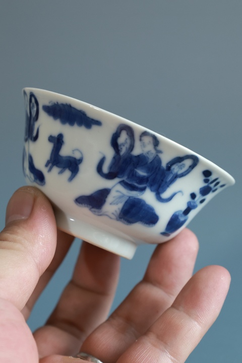 古玩陶瓷青花仕女人物杯真品鑒賞圖