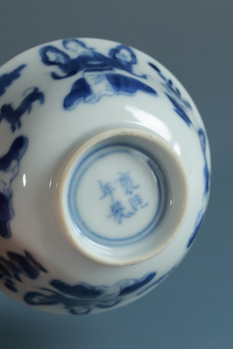 古玩陶瓷青花仕女人物杯真品鑒賞圖