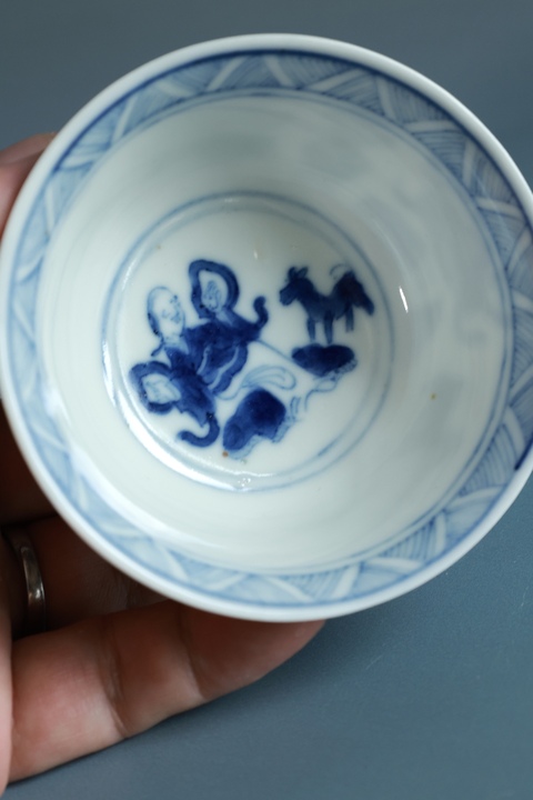 古玩陶瓷青花仕女人物杯真品鑒賞圖
