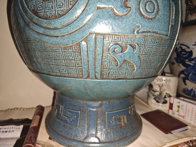 古玩陶瓷爐鈞釉夔龍紋象耳瓶真品鑒賞圖