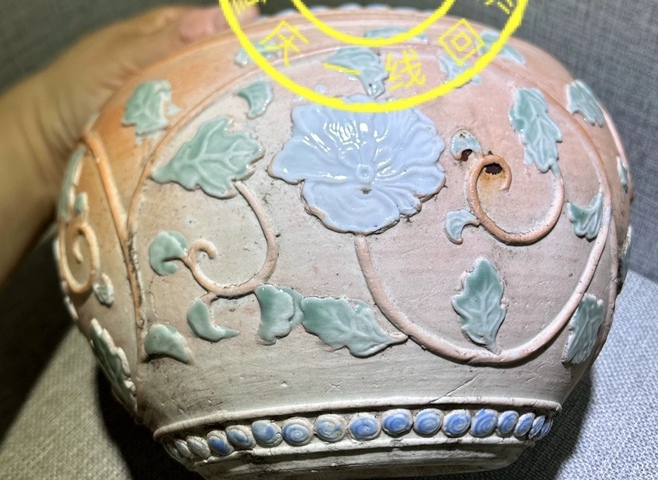 古玩陶瓷貼塑罐真品鑒賞圖