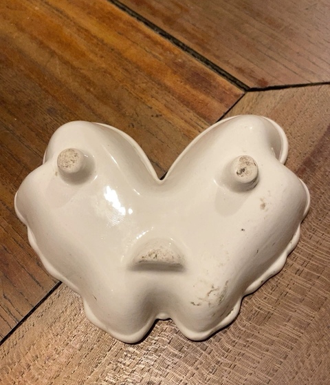 古玩陶瓷白釉蝴蝶式擺件真品鑒賞圖