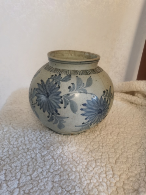 古玩陶瓷花卉紋青花罐真品鑒賞圖