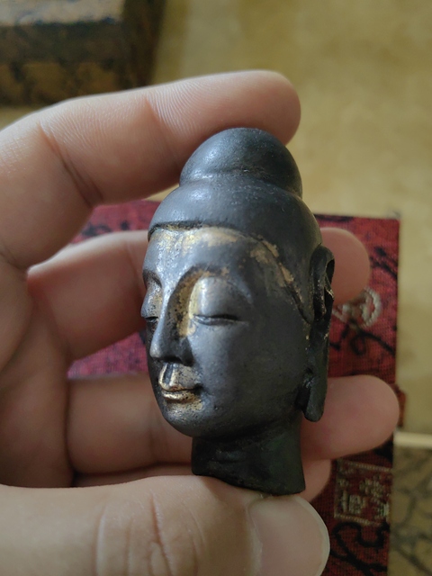 古玩銅器佛首真品鑒賞圖