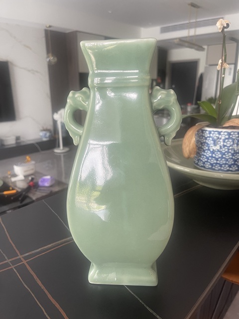 古玩陶瓷青釉四方瓶真品鑒賞圖
