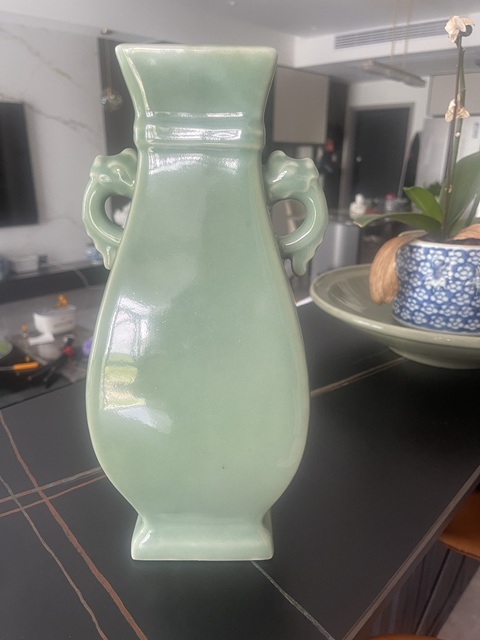 古玩陶瓷青釉四方瓶真品鑒賞圖