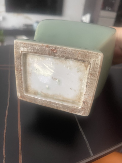 古玩陶瓷青釉四方瓶真品鑒賞圖