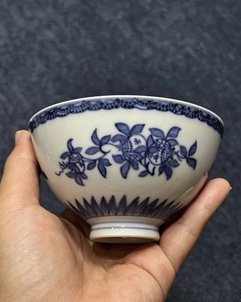 古玩陶瓷花果紋青花碗真品鑒賞圖